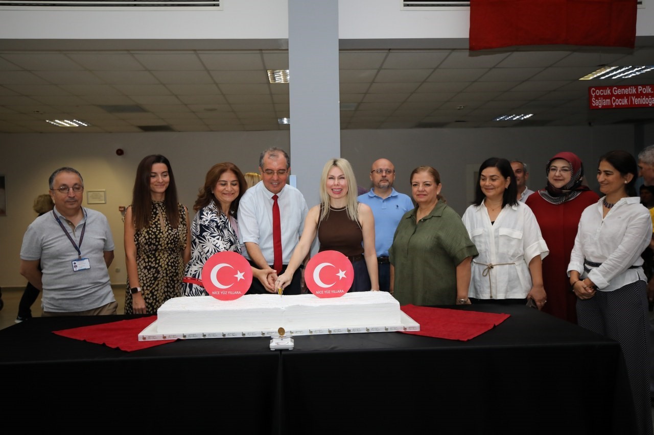 Türkiye Cumhuriyeti’nin ilk altın parası 100. yılında Akdeniz Üniversitesi’nde
