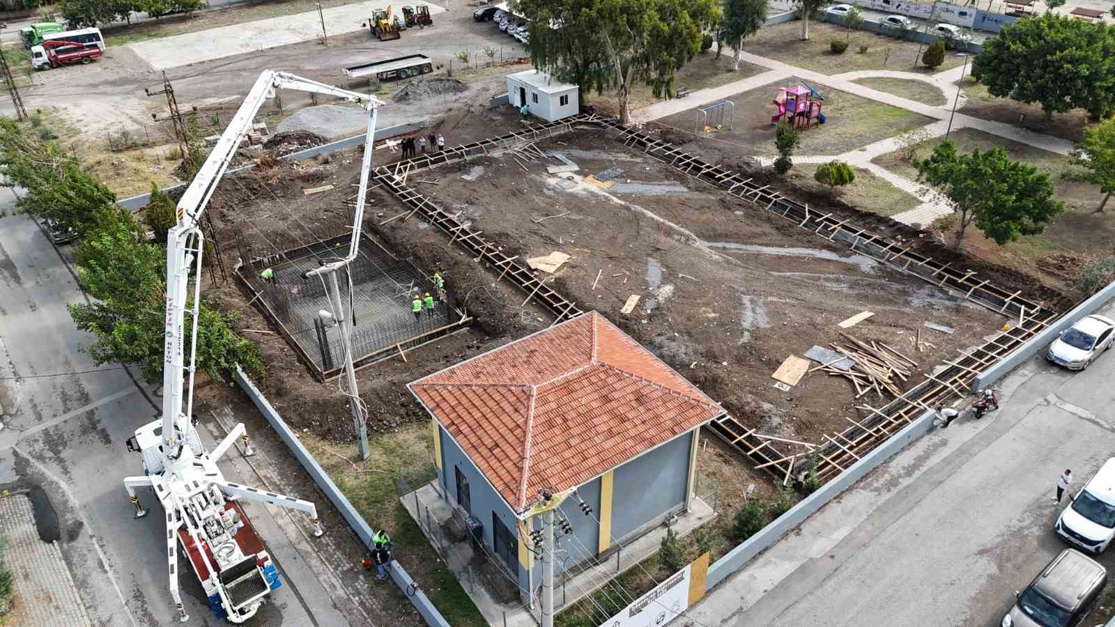 HBB, Modernevler Mahallesi’ne halı saha inşa ediyor
