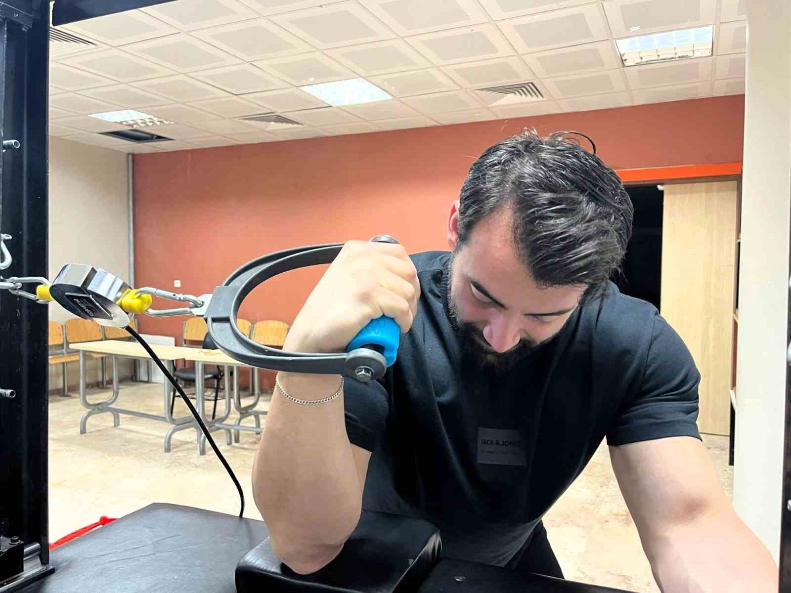 SUBÜ’de geliştirilen bilek güreşi için kuvvet ölçüm aracına patent

