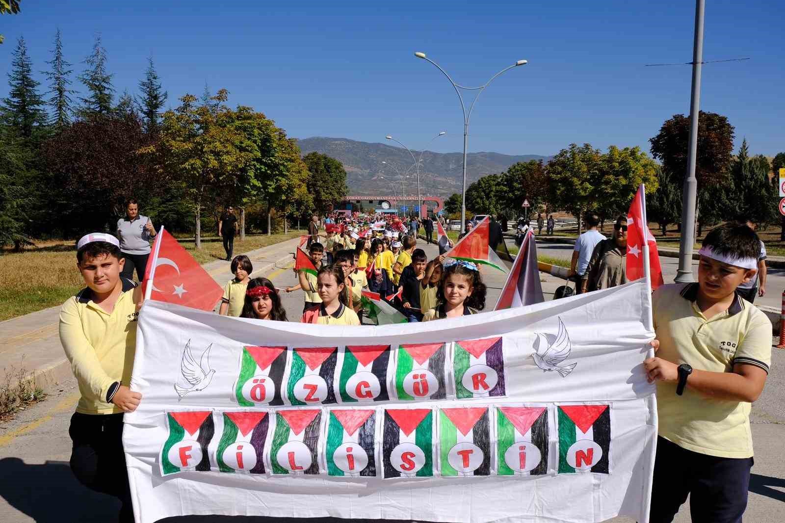 Özgür Filistin için TOGÜ’de yürekleri birleştiren yürüyüş
