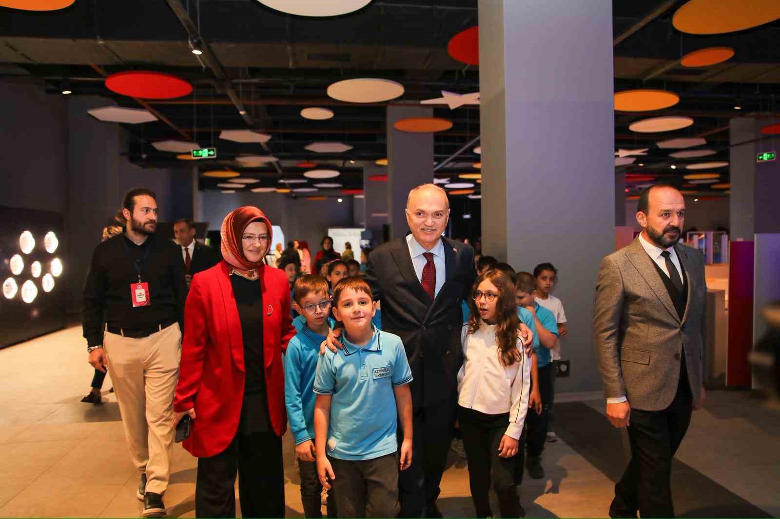 Türkiye’nin uzay yolculuğu anlatılıyor
