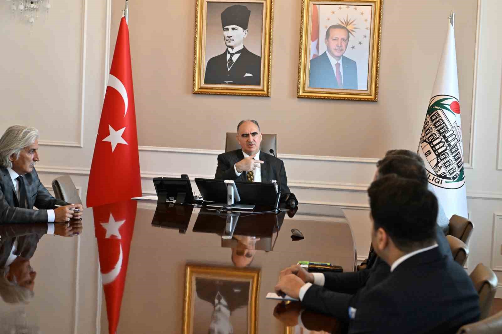 Vali &Ouml;zkan başkanlığında kamu hizmetleri değerlendirildi
