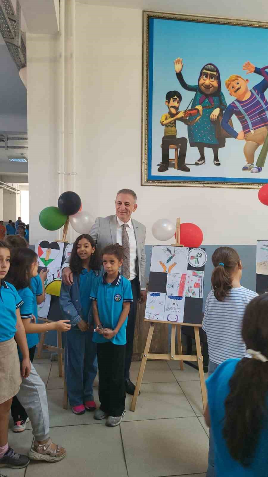 Diyarbakır&rsquo;da ilkokul &ouml;ğrencilerinden Filistin&rsquo;e destek
