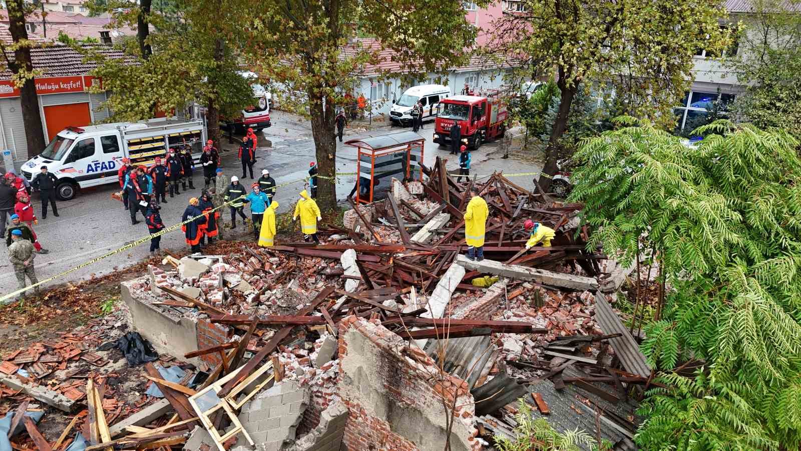 Edirne&rsquo;de ger&ccedil;eği aratmayan deprem tatbikatı
