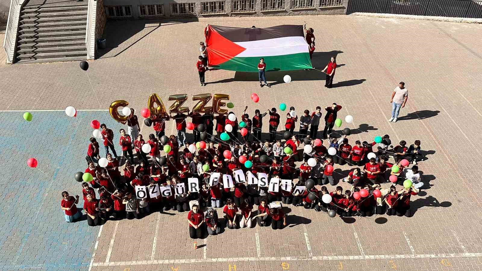 Muş&rsquo;ta &ouml;ğrencilerden Filistin&rsquo;e destek i&ccedil;in anlamlı etkinlik
