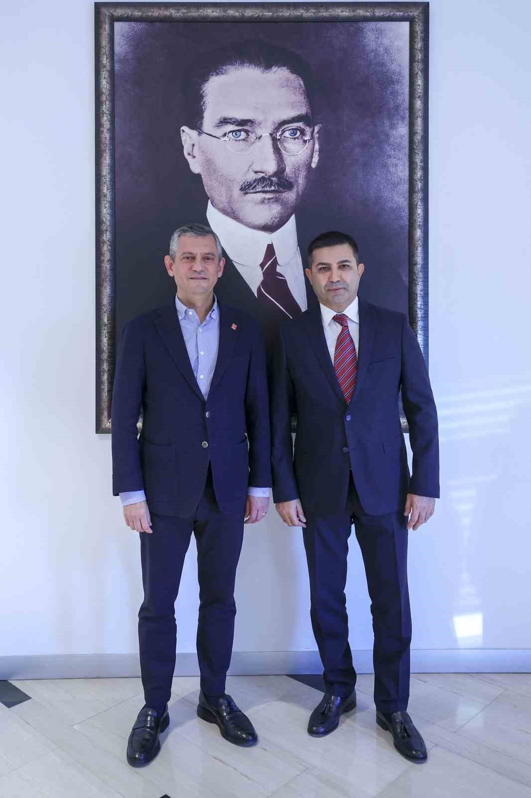CHP Aydın Meclis Grubu&rsquo;ndan &Ouml;zg&uuml;r &Ouml;zel&rsquo;e ziyaret

