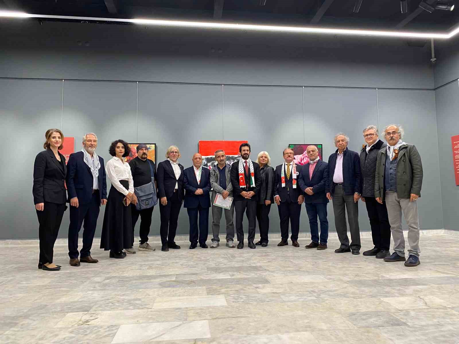 ‘’Bütün Renkler Gazze’ye’ Bağış Sergisi sanatseverlerle buluştu