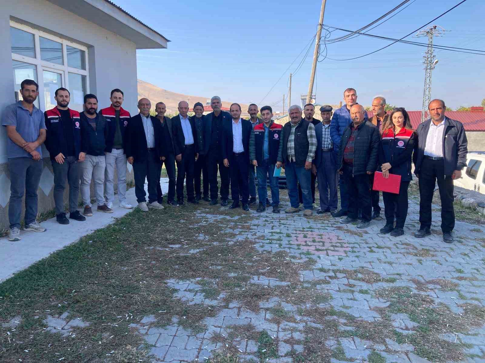 Digor’da çiftçilere yönelik eğitimler sürüyor