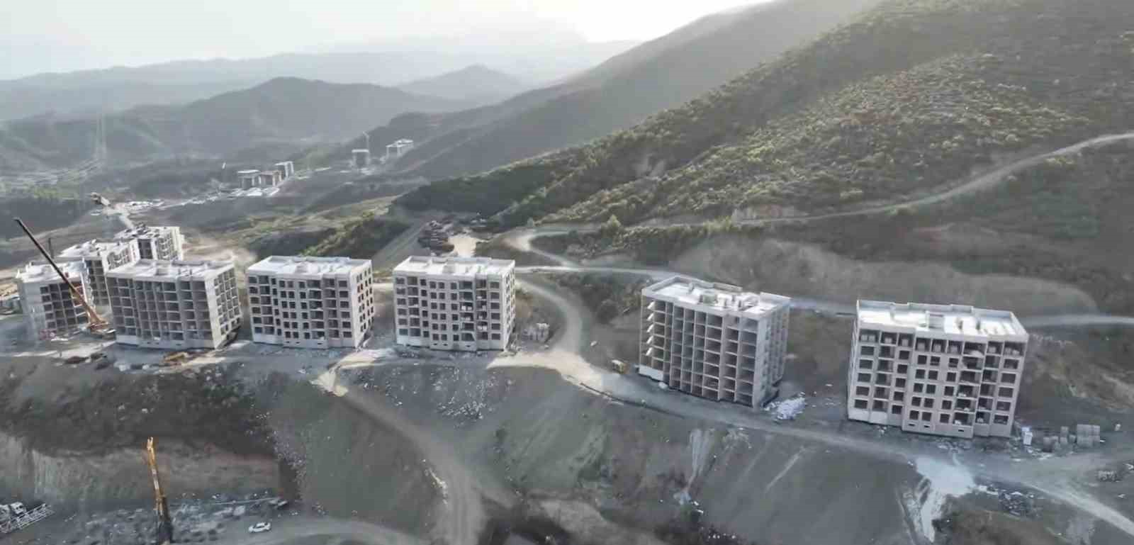 Gülderen Mahallesi’nde 2.etap TOKİ konutları yükseliyor