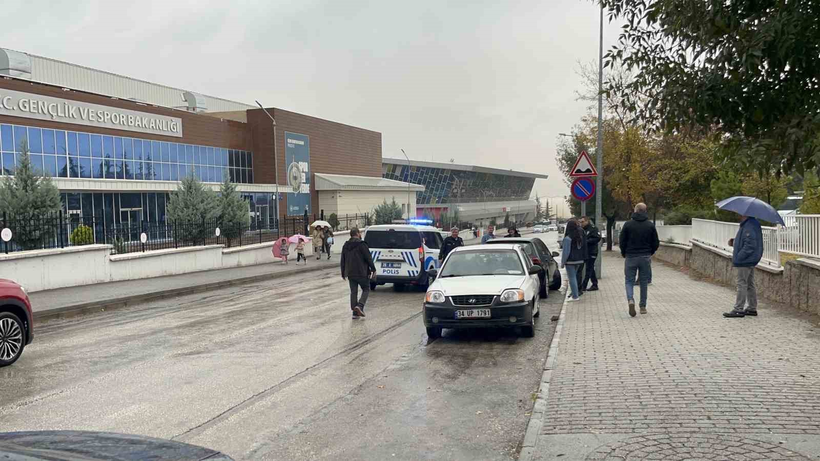 Önce sürücüyü vurdu sonra kendini ihbar etti