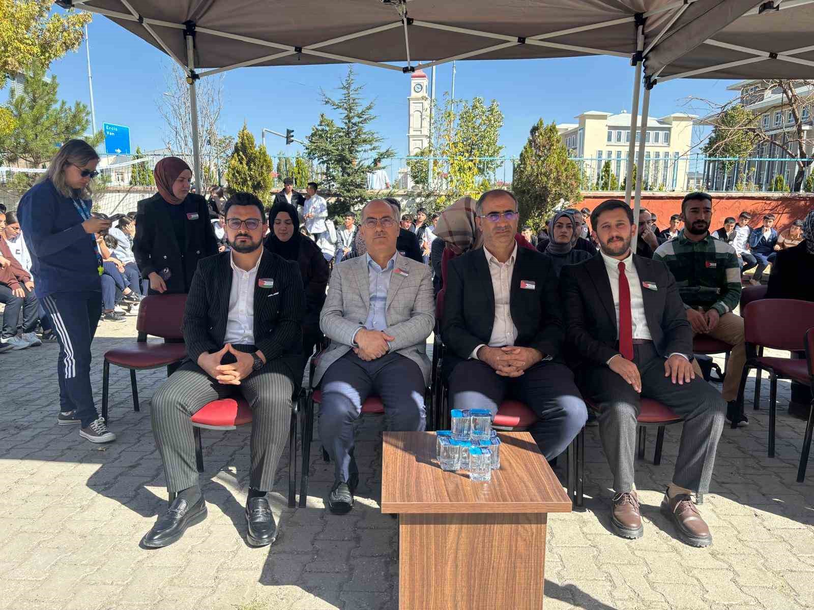 Patnos&rsquo;ta &ouml;ğrenciler Filistin i&ccedil;in tek y&uuml;rek oldu
