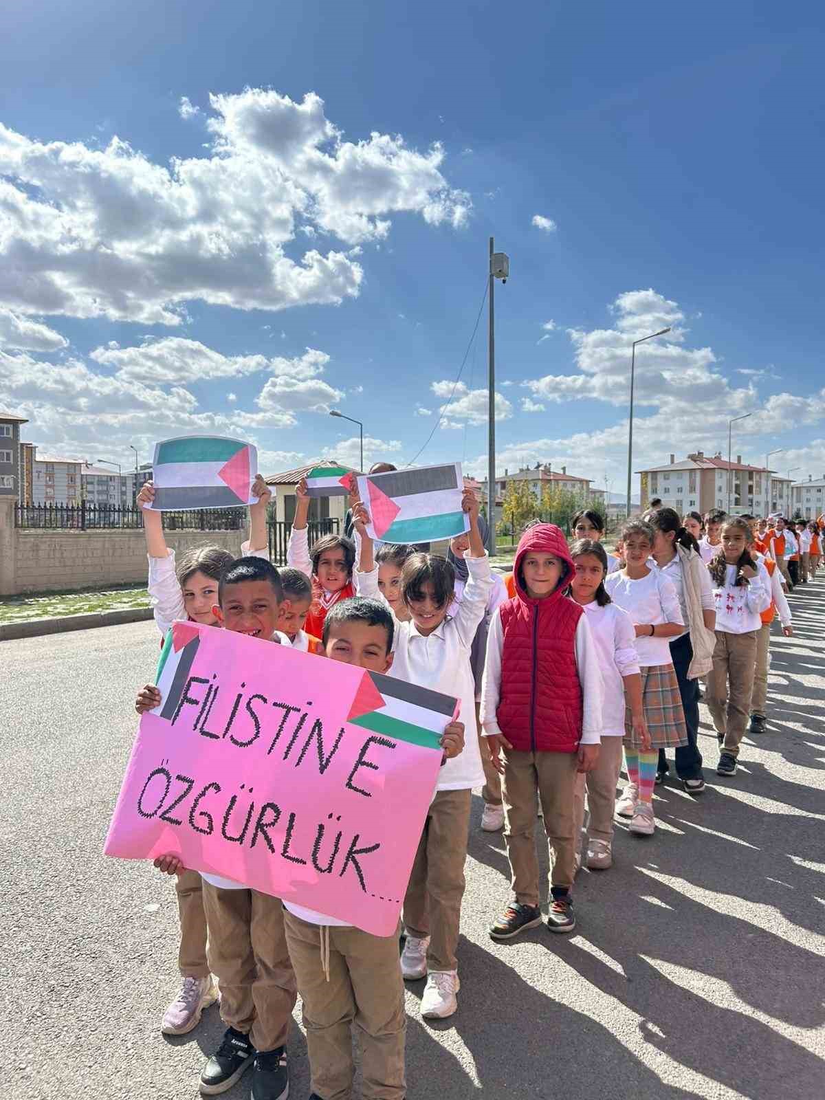 Ağrı&rsquo;da t&uuml;m okullarda "Filistin ve Gazze" temalı etkinlikler d&uuml;zenlendi
