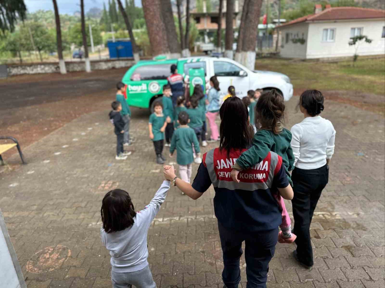 K&ouml;şk&rsquo;te &ouml;ğrencilere doğa ve hayvan sevgisi aşılandı
