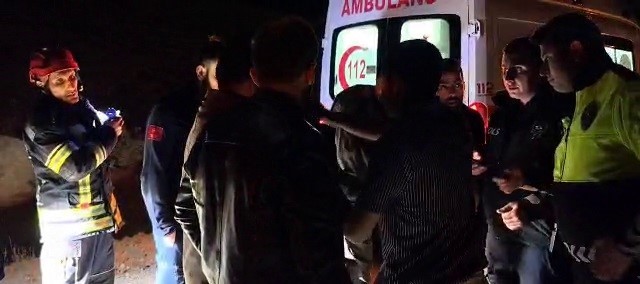 Erzurum&rsquo;da otomobil 50 metrelik u&ccedil;uruma yuvarlandı: 1 yaralı
