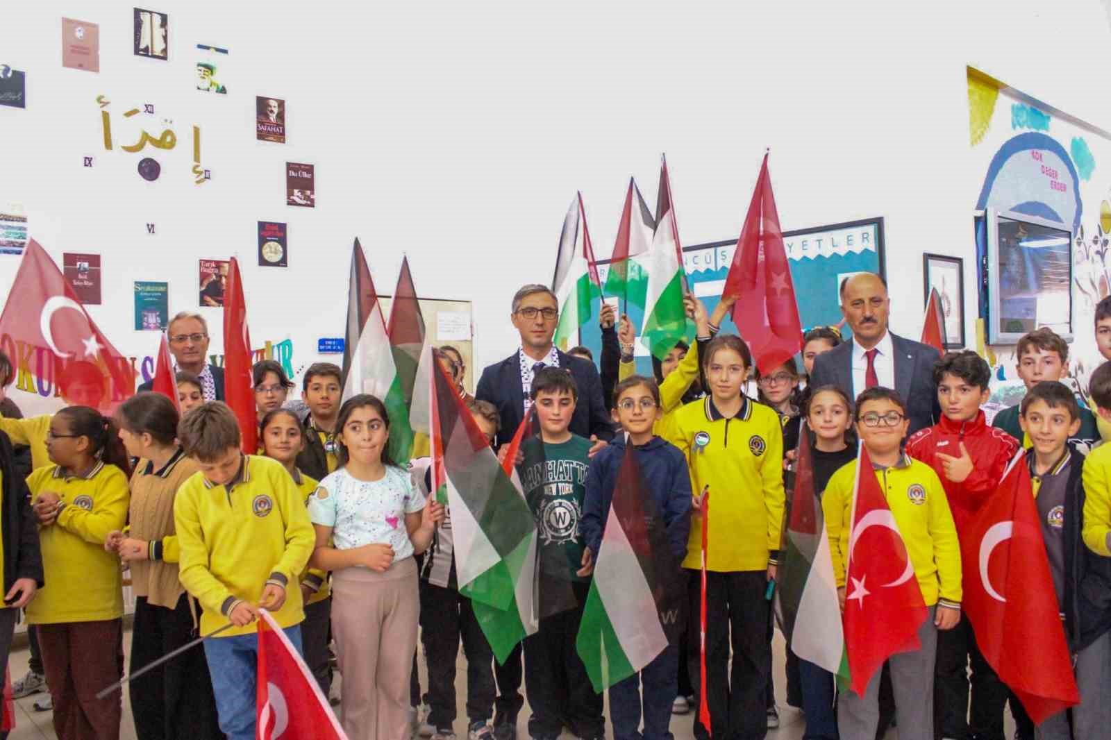 Bayburt’taki tüm okullardan Filistin’e güçlü destek