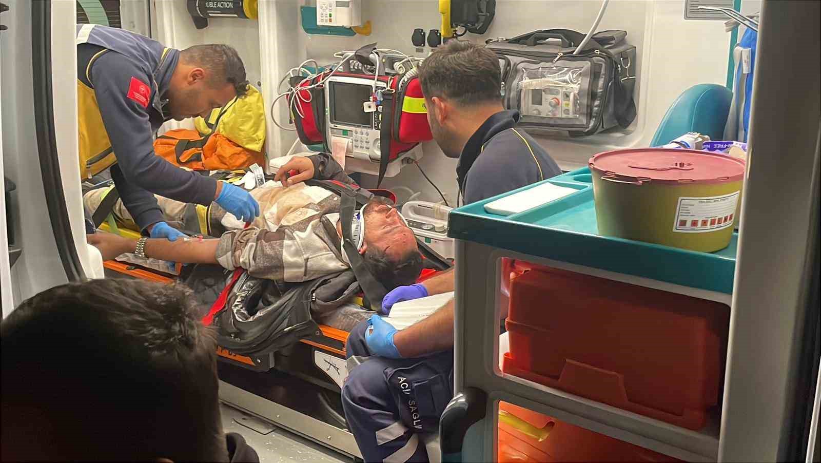 Karaman&rsquo;da motosiklet trakt&ouml;r&uuml;n r&ouml;morkuna &ccedil;arptı: 1 yaralı
