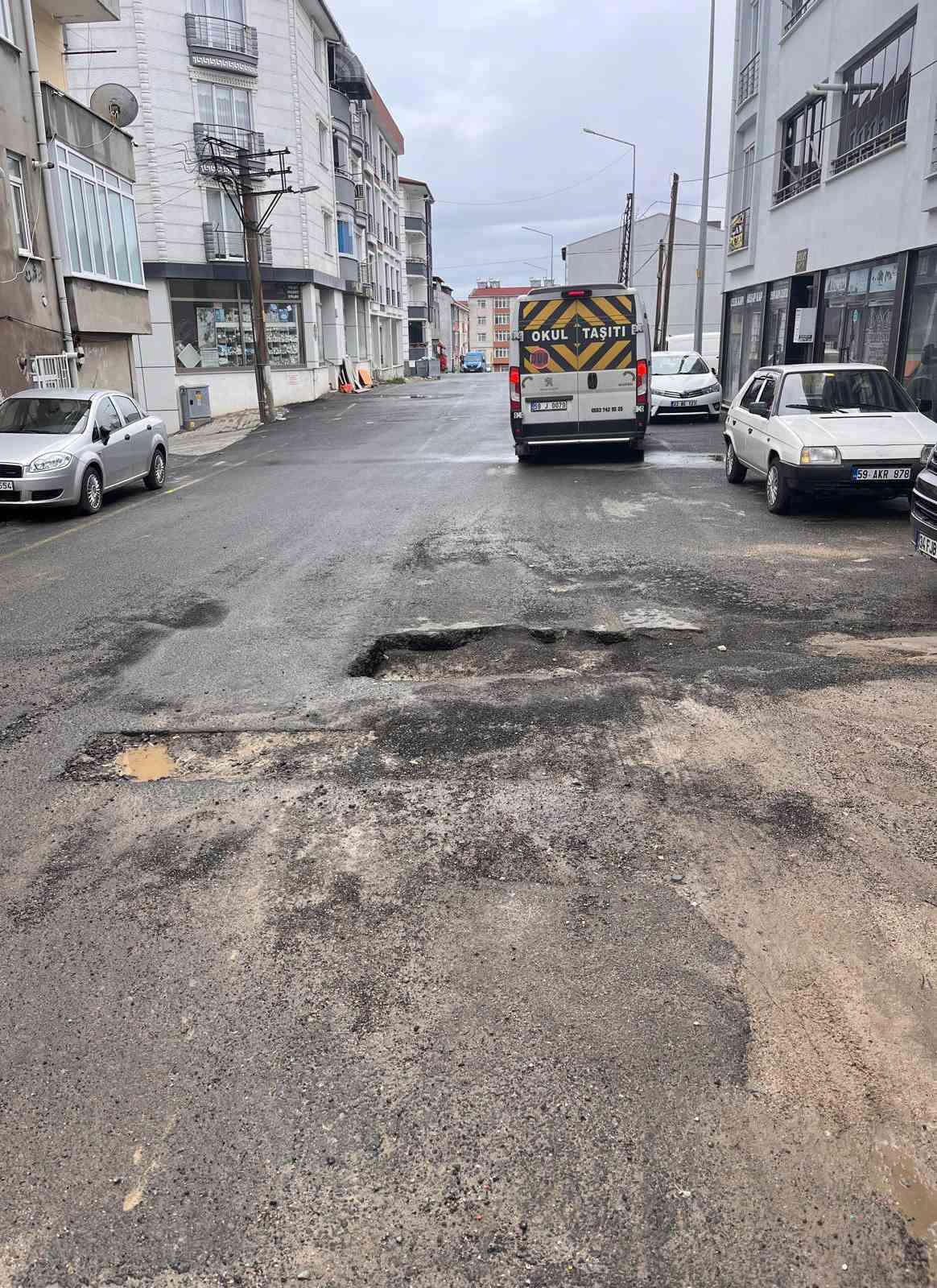 S&uuml;leymanpaşa&rsquo;da s&uuml;r&uuml;c&uuml;lerden &rsquo;yol&rsquo; tepkisi
