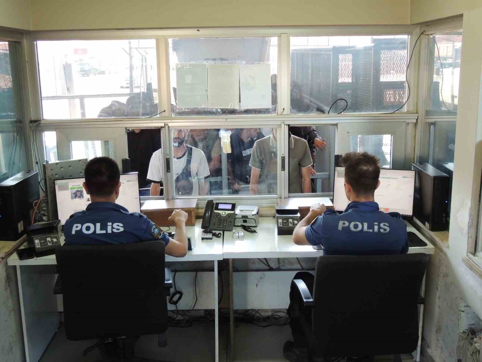 Habur Sınır Kapısı’nda 9 ayda 788 firari yakalandı