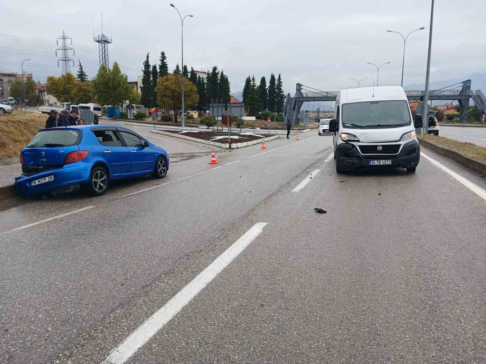 Domani&ccedil; Emniyet Kavşağı&rsquo;nda yine kaza
