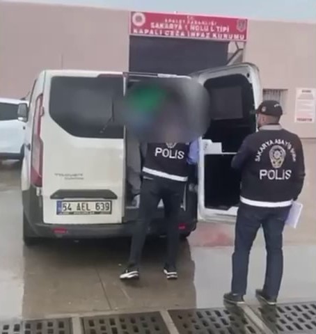 Polis nefes aldırmadı: Bir ayda 319 aranan şahıs yakalandı
