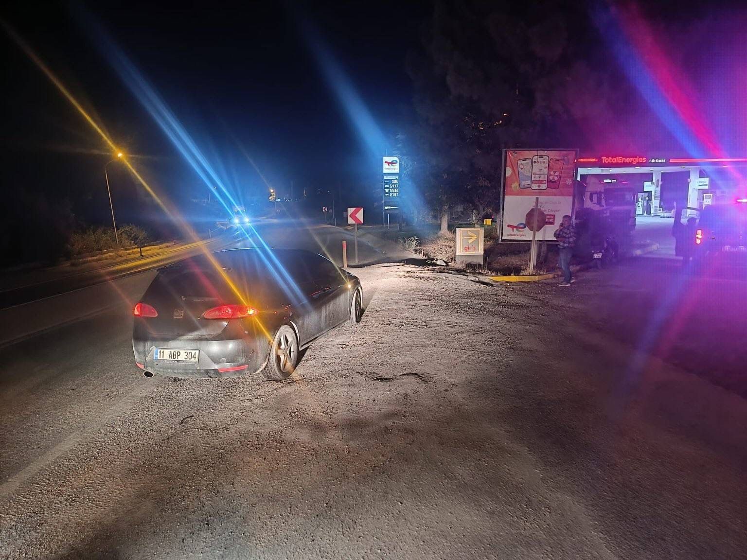 Otomobille motosiklet çarpıştı, 1 kişi yaralandı