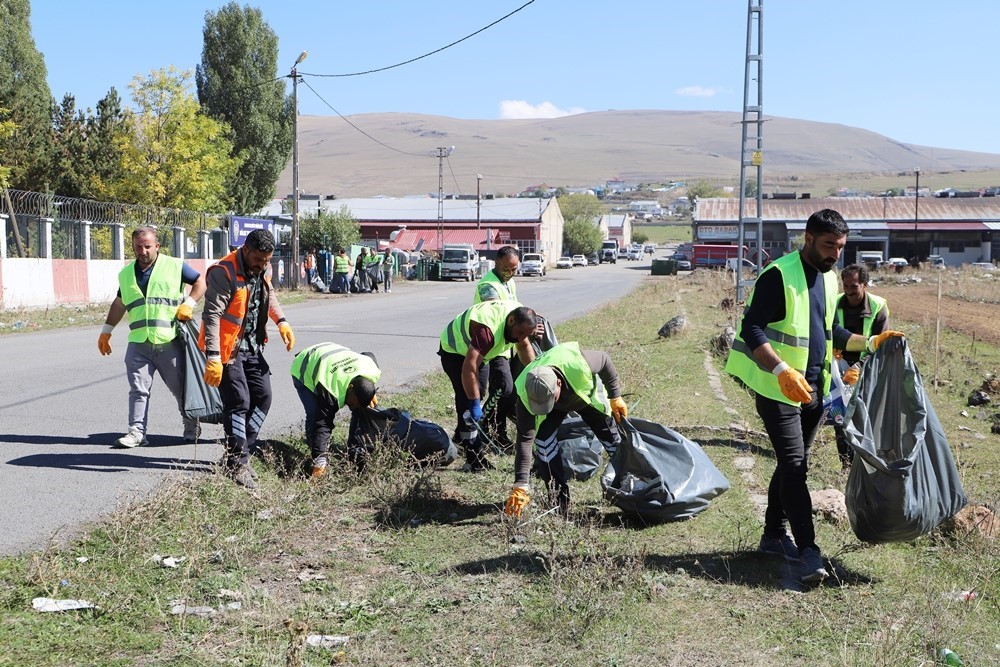 Ardahan Belediyesi’nden sanayi sitesinde temizlik seferberliği