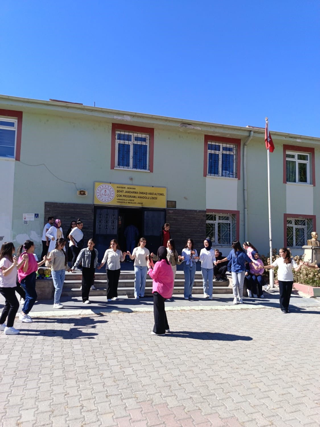ERÜ’den Bünyan’da "Sağlık İçin Sporu Seçin" etkinliği
