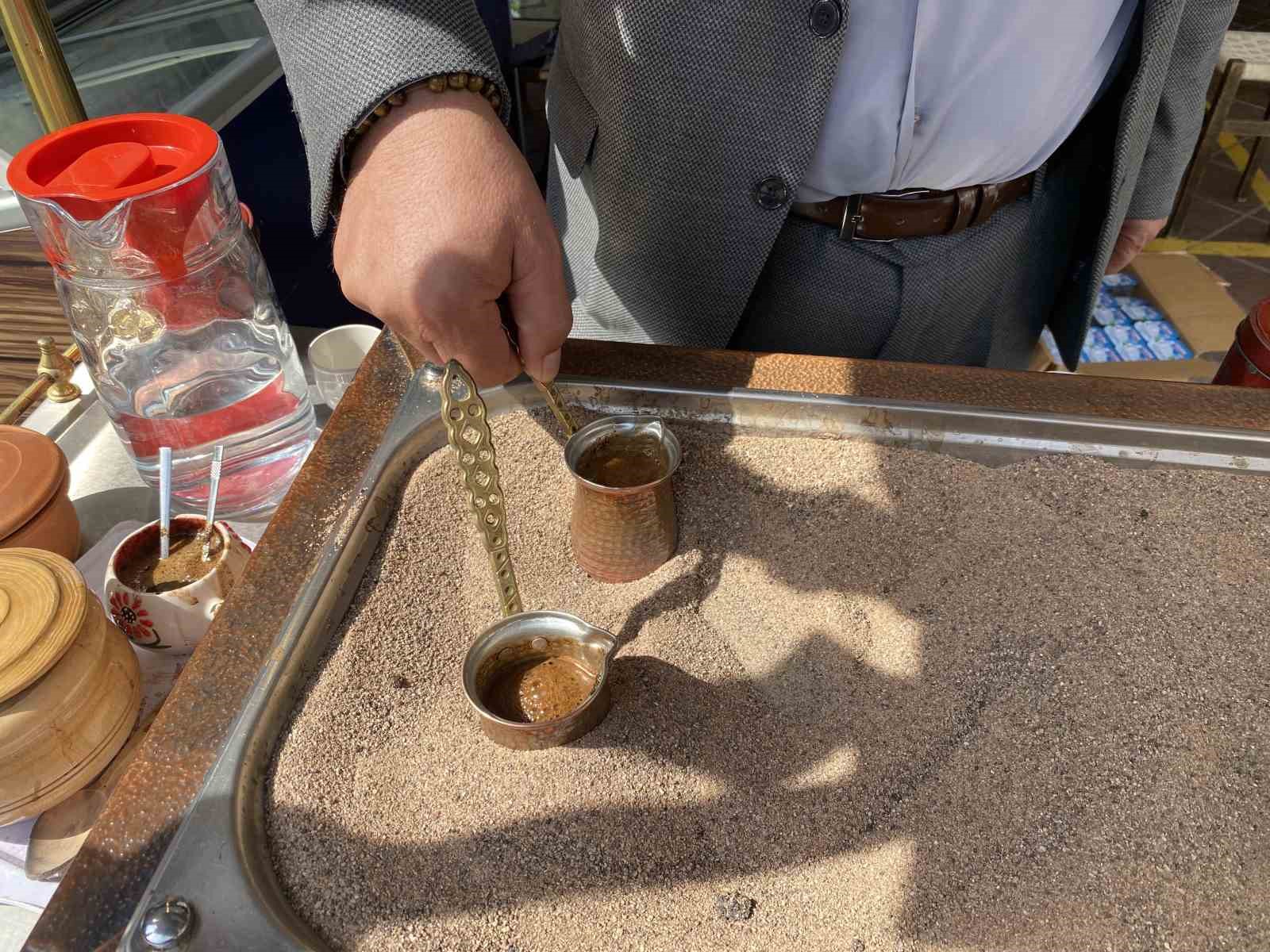 Osmanlı’dan günümüze kadar uzanan kumda kahveye yoğun ilgi