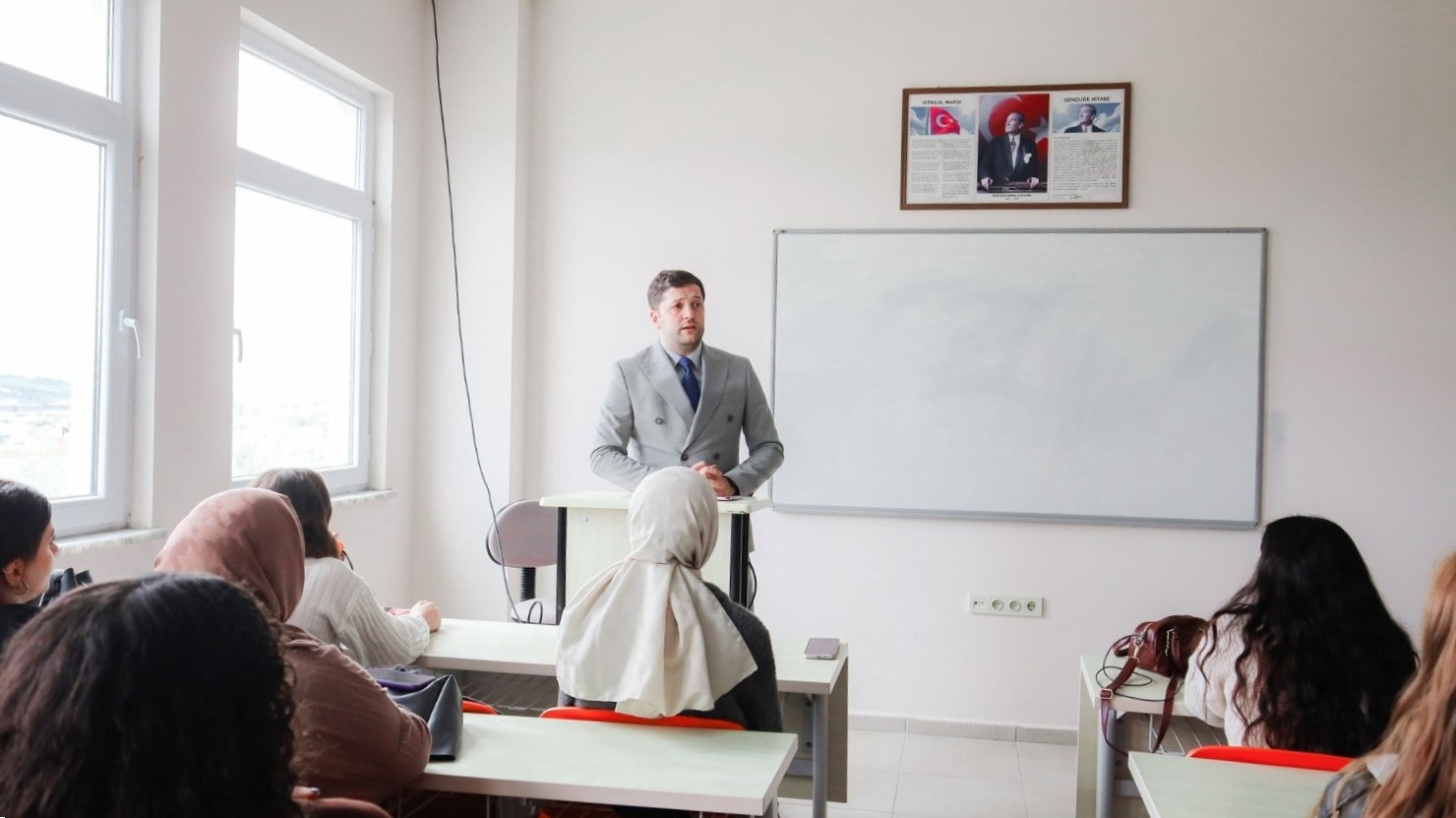 Sağlık öğrencilerine ilk ders İl Sağlık Müdürü Çavdar’dan