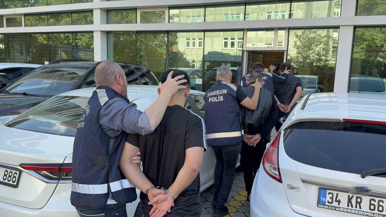 Samsun’da uyuşturucu ticaretinden gözaltına alınan 5 kişi adliyeye sevk edildi