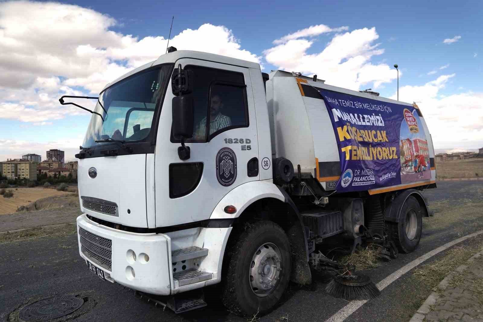 Melikgazi&rsquo;de daha temiz ve d&uuml;zenli bir il&ccedil;e i&ccedil;in genel sonbahar temizliği başladı
