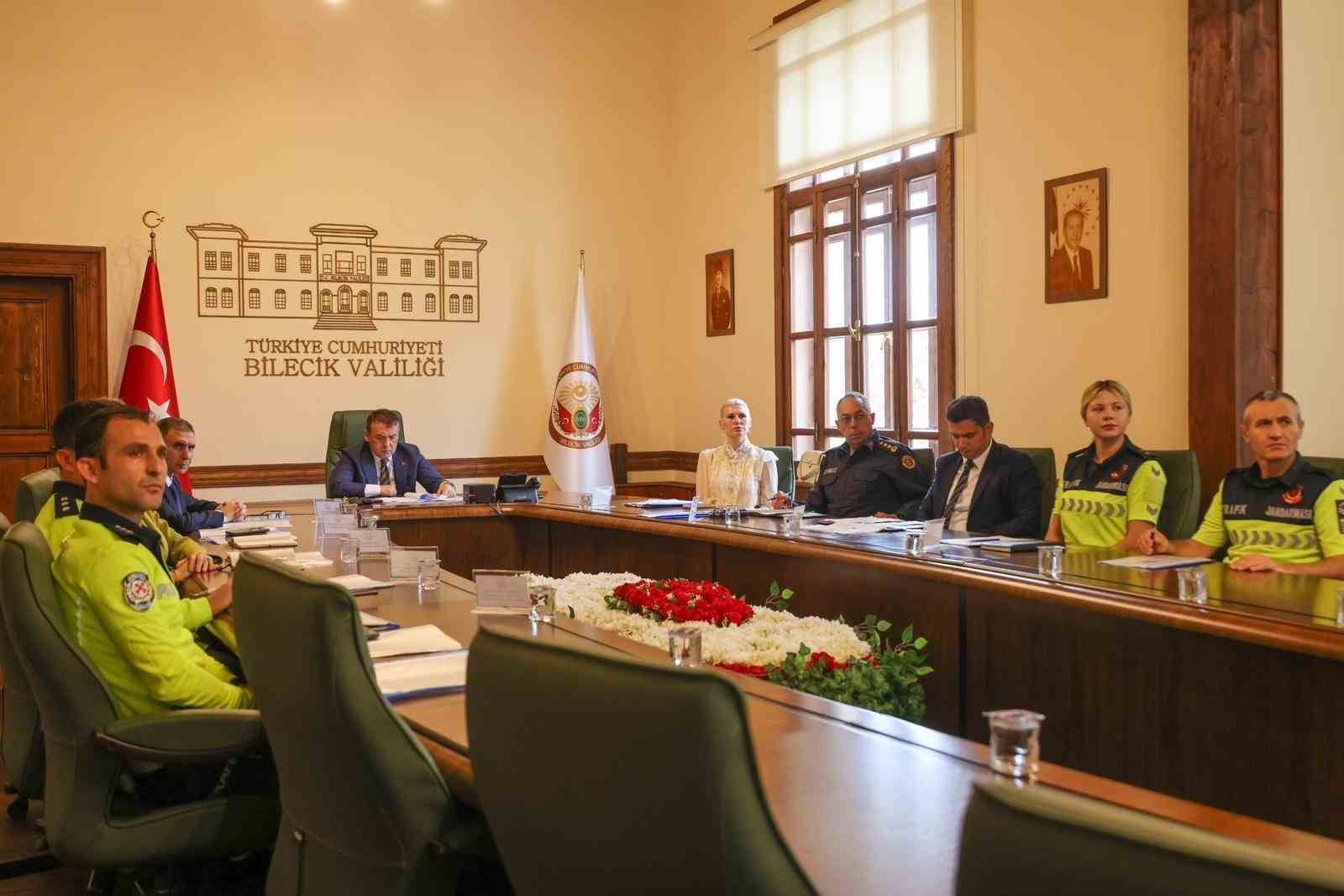 Bilecik Valisi Sözer, &lsquo;Karayolu trafik güvenliği&rsquo; toplantısına katıldı