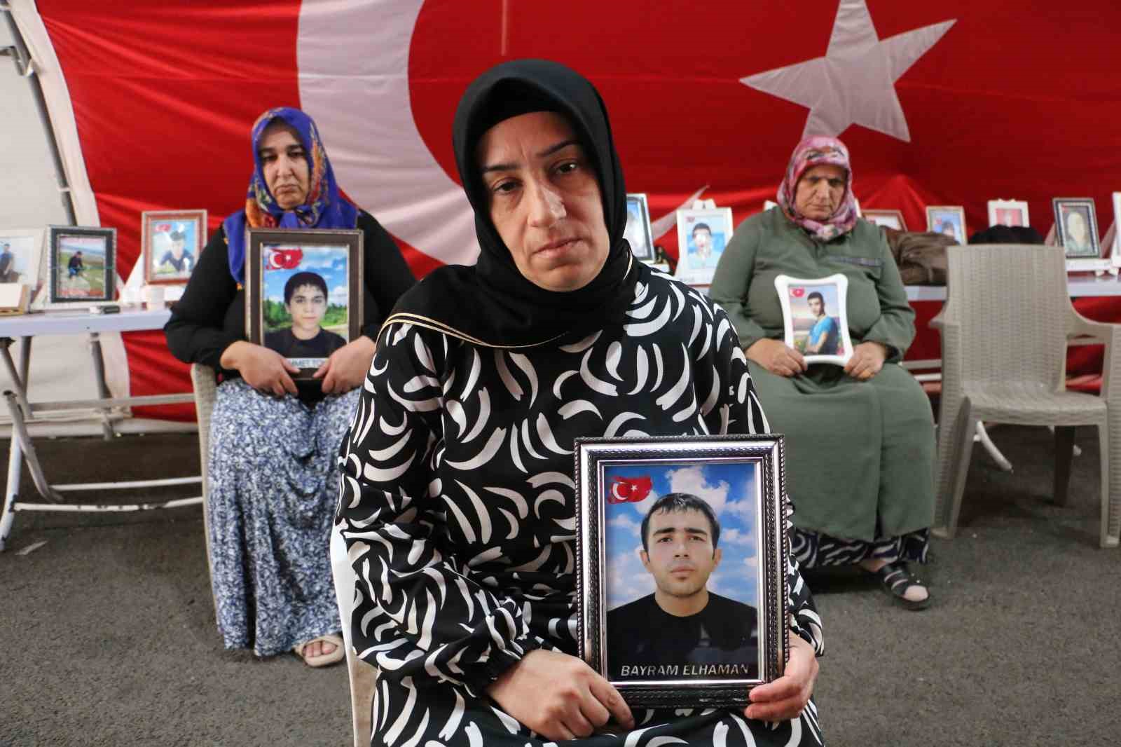 Diyarbakır anneleri, Bah&ccedil;eli&rsquo;nin s&ouml;ylemini sevin&ccedil;le karşıladı
