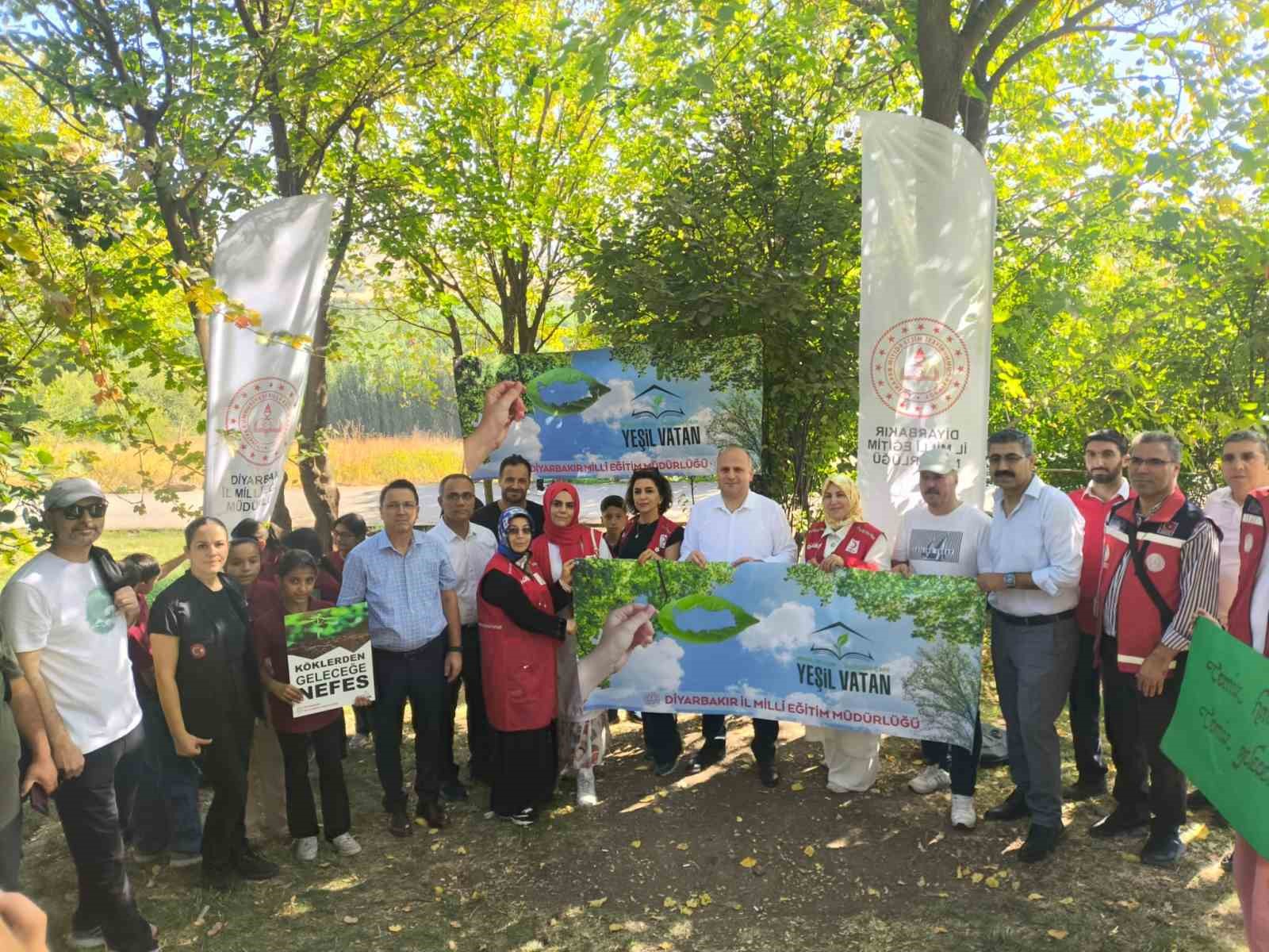 Diyarbakır’da ’yeşil vatan, temiz hava’ yürüyüşü