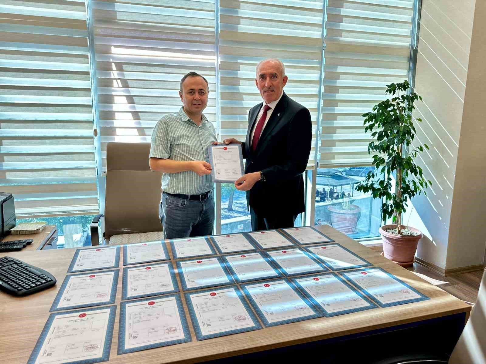 KESOB’un konut projesinde arsaların tapuları alındı