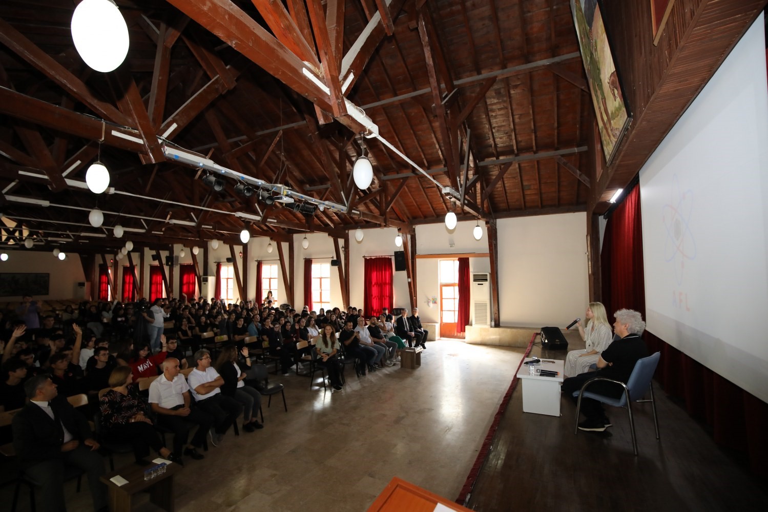 Prof. Dr. &Ouml;mer &Ouml;zkan:" SMA tedavisi patentini bir kişi aldığı i&ccedil;in başkası &uuml;retemiyor, 2 milyon dolar verilmek zorunda kalınıyor"
