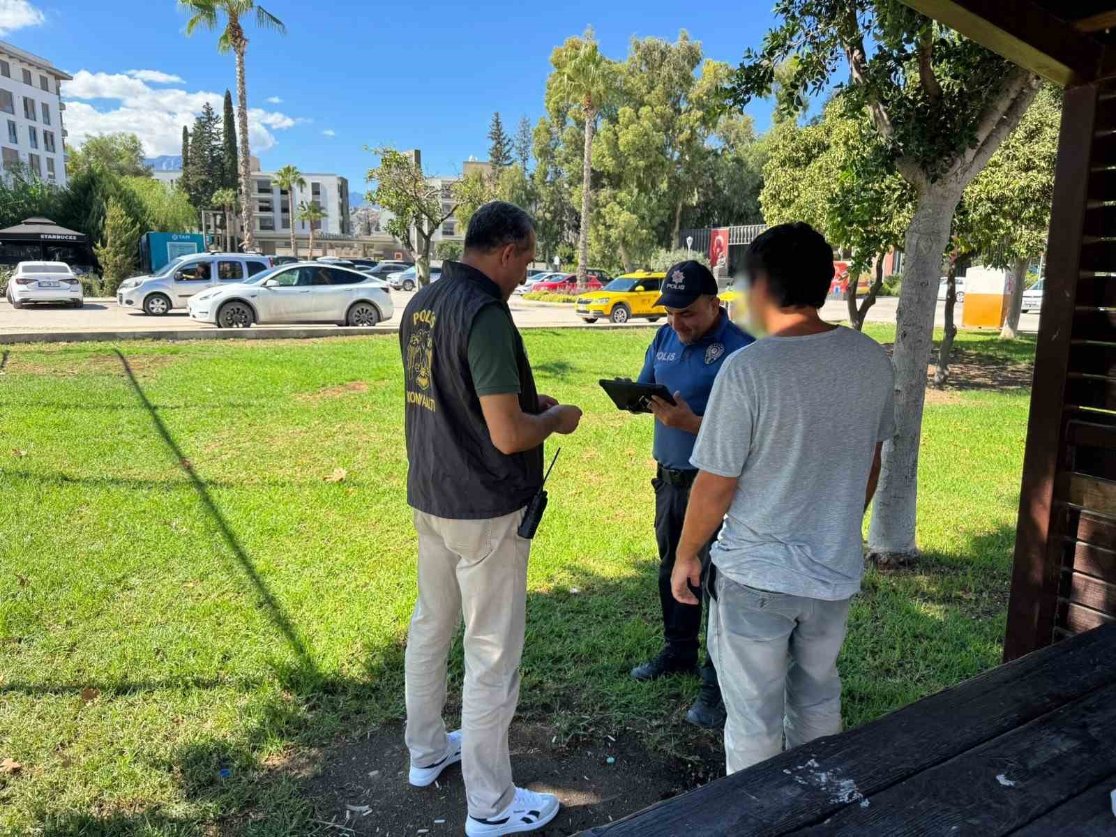 Antalya&rsquo;da asayiş uygulamalarında 213 şahıs tutuklandı
