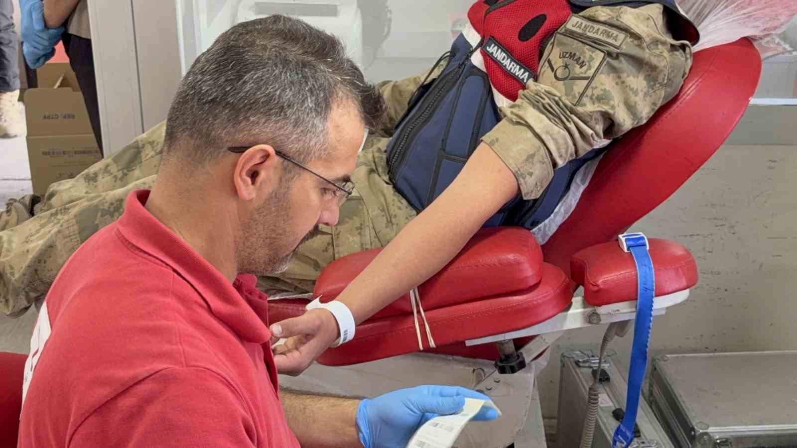 Tatvan’da güvenlik güçlerinden kan bağışı