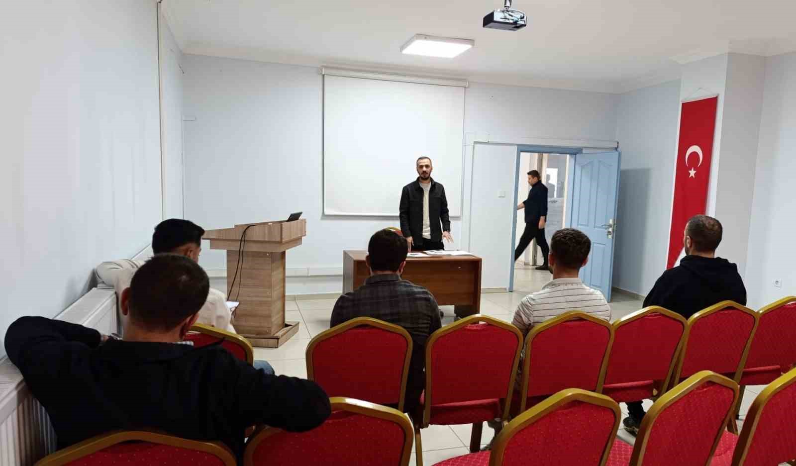 Hükümlülere "Sosyal Uyum Süreci Danışmanlığı" hakkında bilgilendirme yapıldı