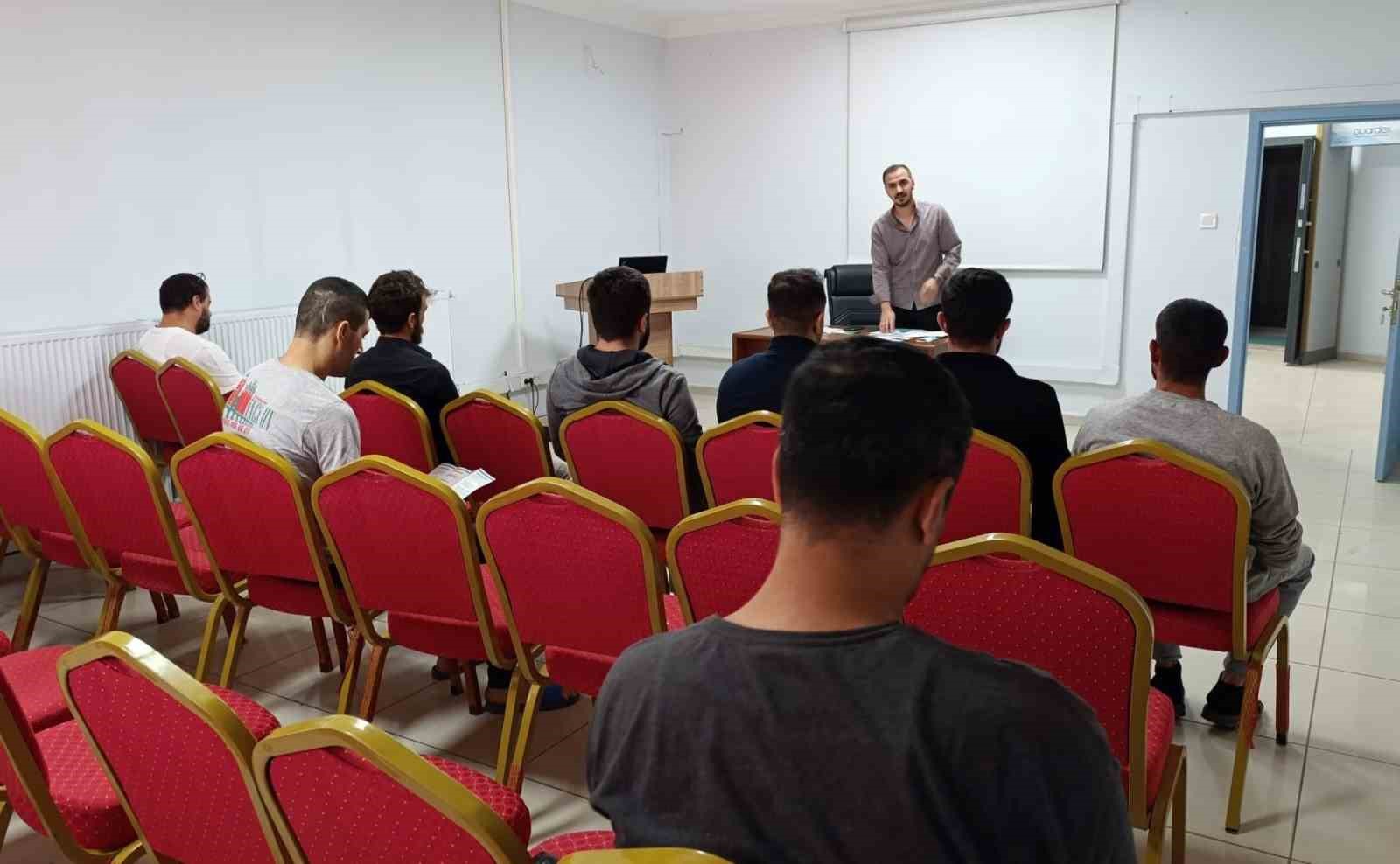 Hükümlülere "Sosyal Uyum Süreci Danışmanlığı" hakkında bilgilendirme yapıldı