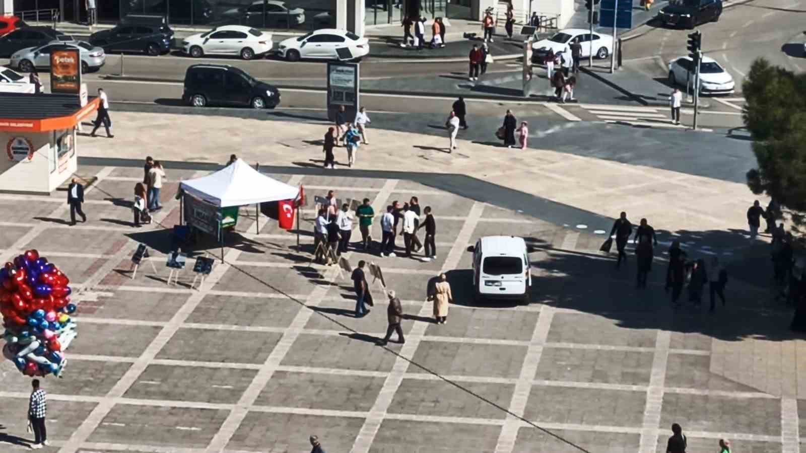HÜDAPAR’ın Gazze standında gerginlik: Polis kavgayı önledi