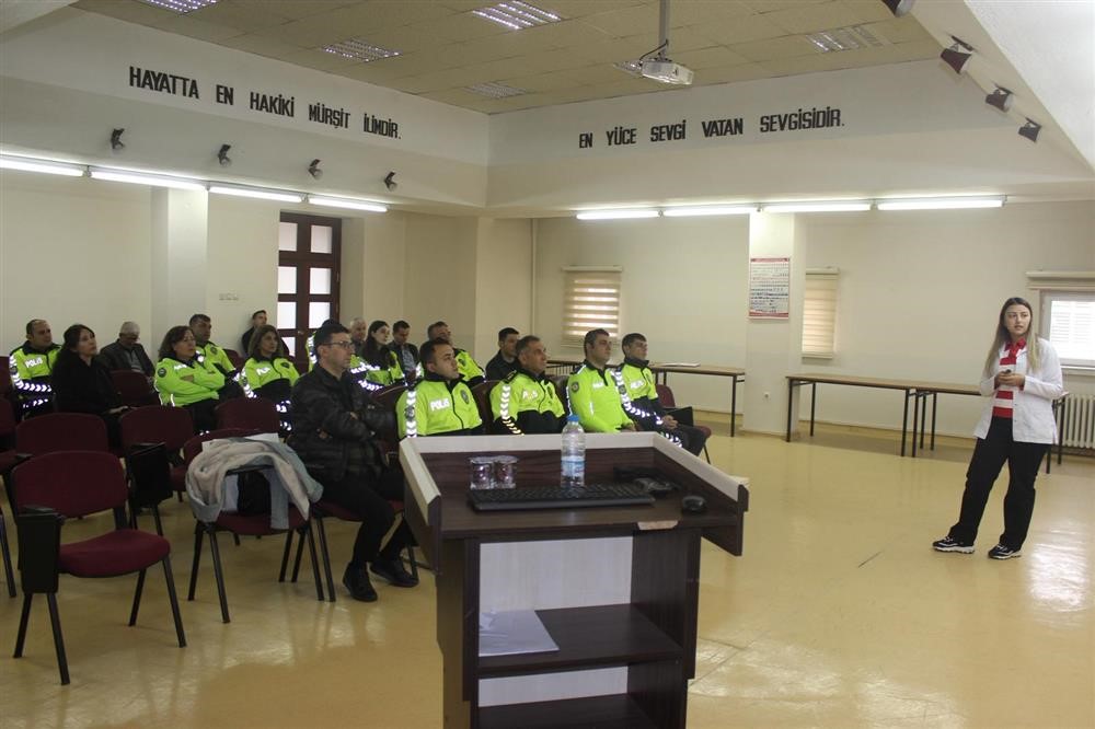 T&uuml;t&uuml;n ve t&uuml;t&uuml;n &uuml;r&uuml;nlerinin zararları anlatıldı
