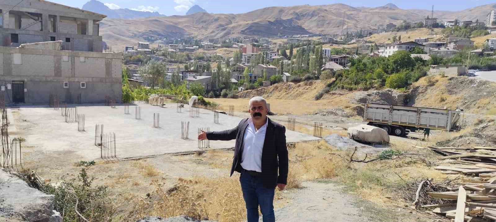 Hakkari’de temeli atılan cami destek bekliyor