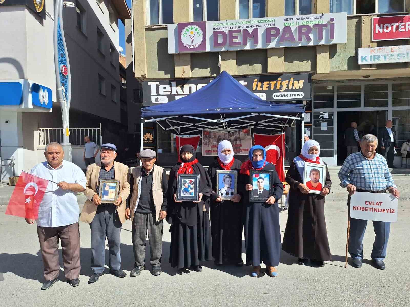 Muş&rsquo;ta evlat n&ouml;beti 216&rsquo;ncı haftasında s&uuml;r&uuml;yor
