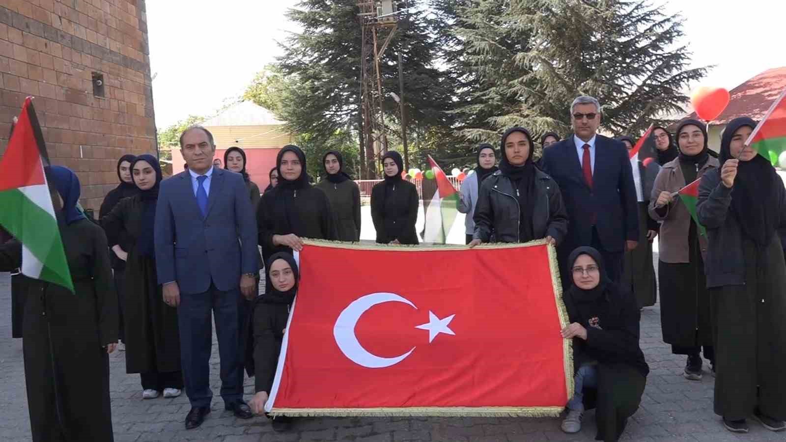 Bitlis’teki okullarda Filistin için farkındalık etkinliği düzenlendi