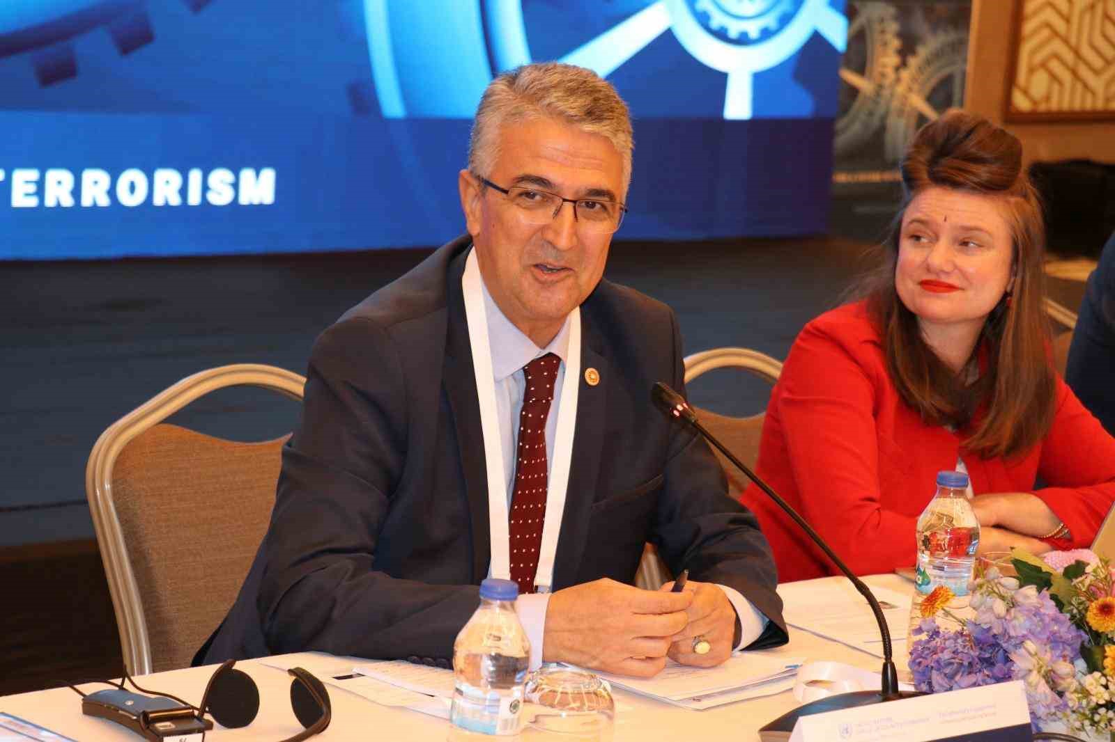 Terörizm ve organize suç arasındaki bağlantı Kamil Aydın başkanlığında masaya yatırıldı