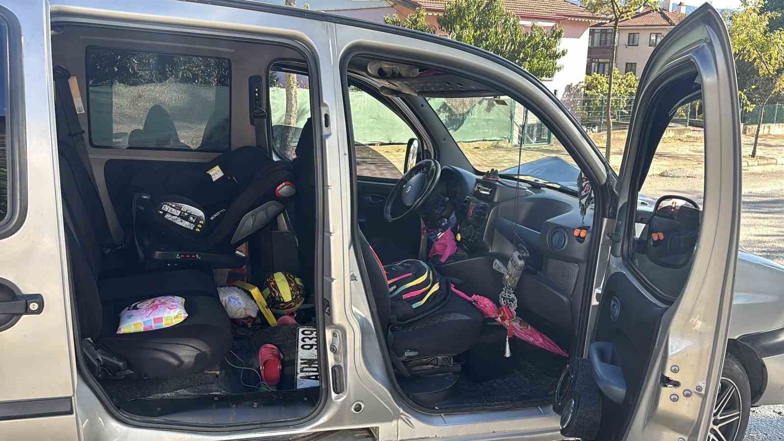 Bolu&rsquo;da iki ara&ccedil; &ccedil;arpıştı: 4&rsquo;&uuml; &ccedil;ocuk 5 yaralı
