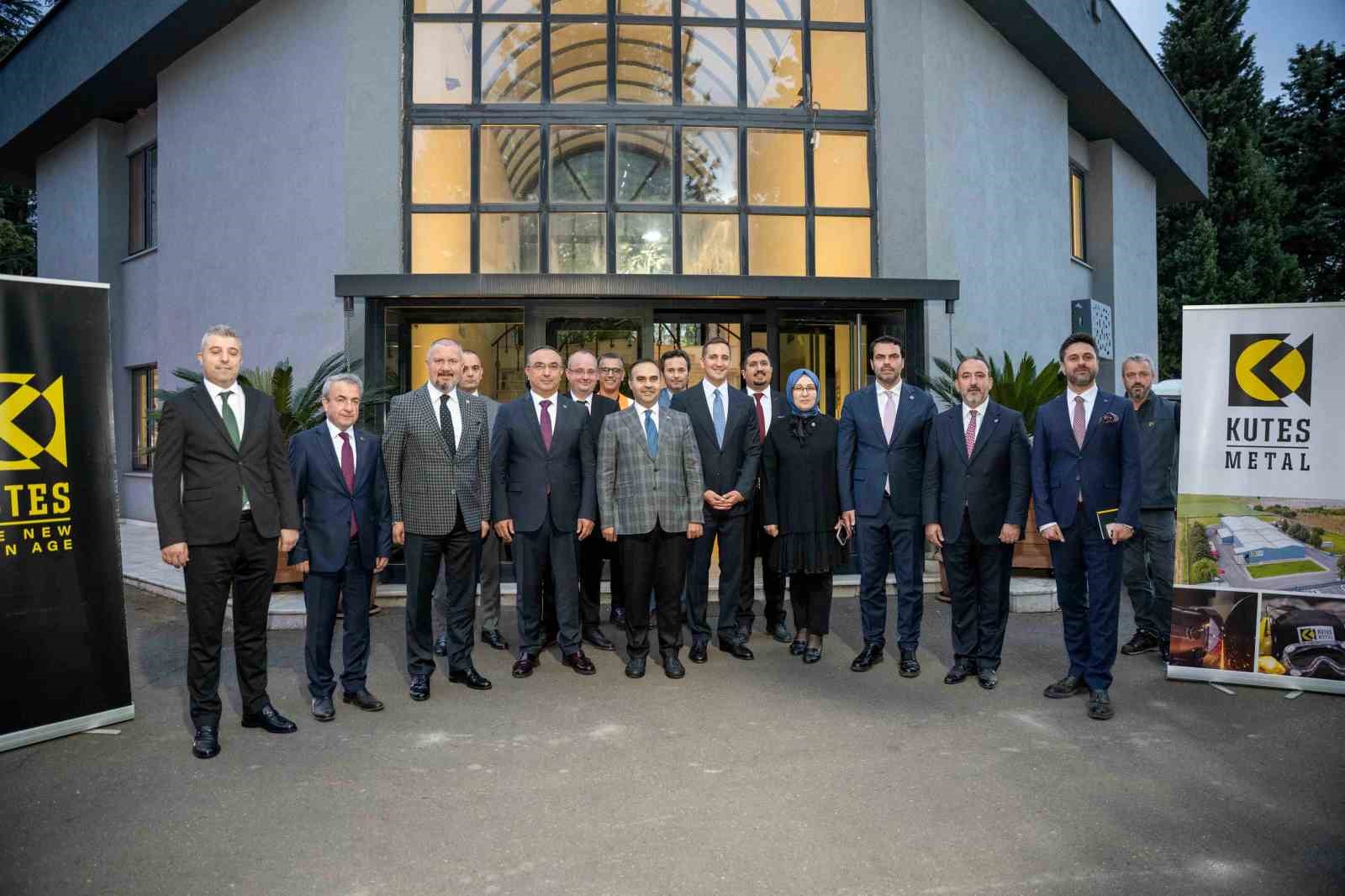 Sanayi ve Teknoloji Bakanı Mehmet Fatih Kacır, Kutes fabrikasını ziyaret etti