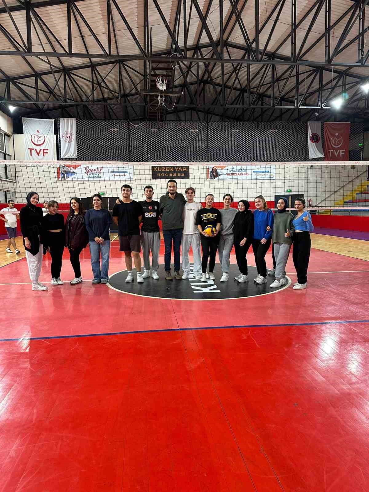 Havran MYO&rsquo;da spor etkinliğiyle &ouml;ğrenciler stres attı
