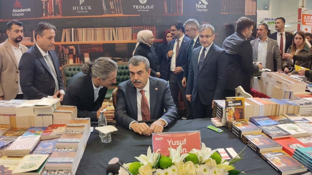 Bakan Tekin: "Çocuklarımız dünyanın diğer ülkelerinde olduğu gibi daha erken yaşlarda eğitim öğretim süreçlerini tamamlasınlar ve normal hayatın içerisinde toplumsal hayata dahil olsunlar"